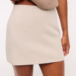 Abercrombie Scarlett Love Mini Skort:Cream
